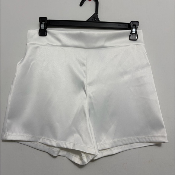 Windsor Pants - Windsor women’s Size S White High Waisted Dressy Shorts NWOT (A380)✨
